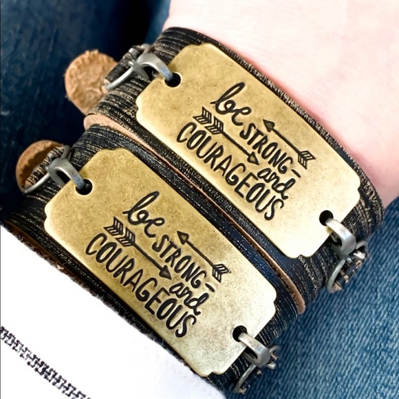 Unisex Handmade Be Strong & Courageous Leather Cuff Bracelet - Picture 2 of 8